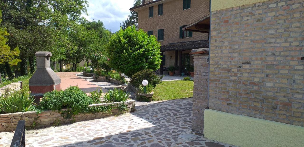 Hotel B&B Resort Fonte La Castellana Sarnano Extérieur photo